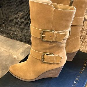 New genuine leather boots